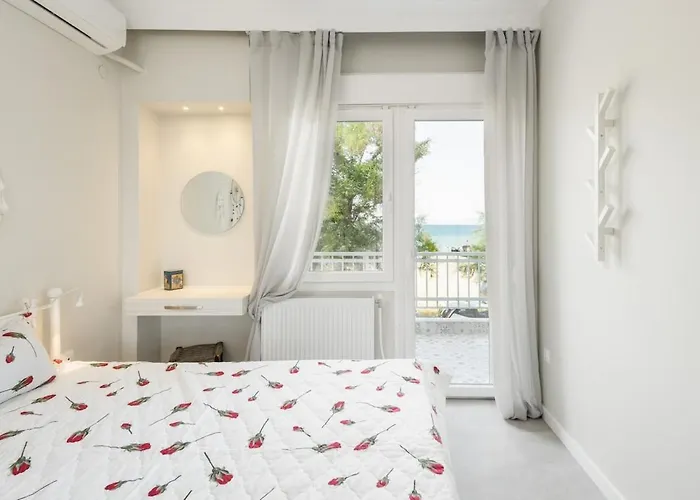 Beachfront * Peraía